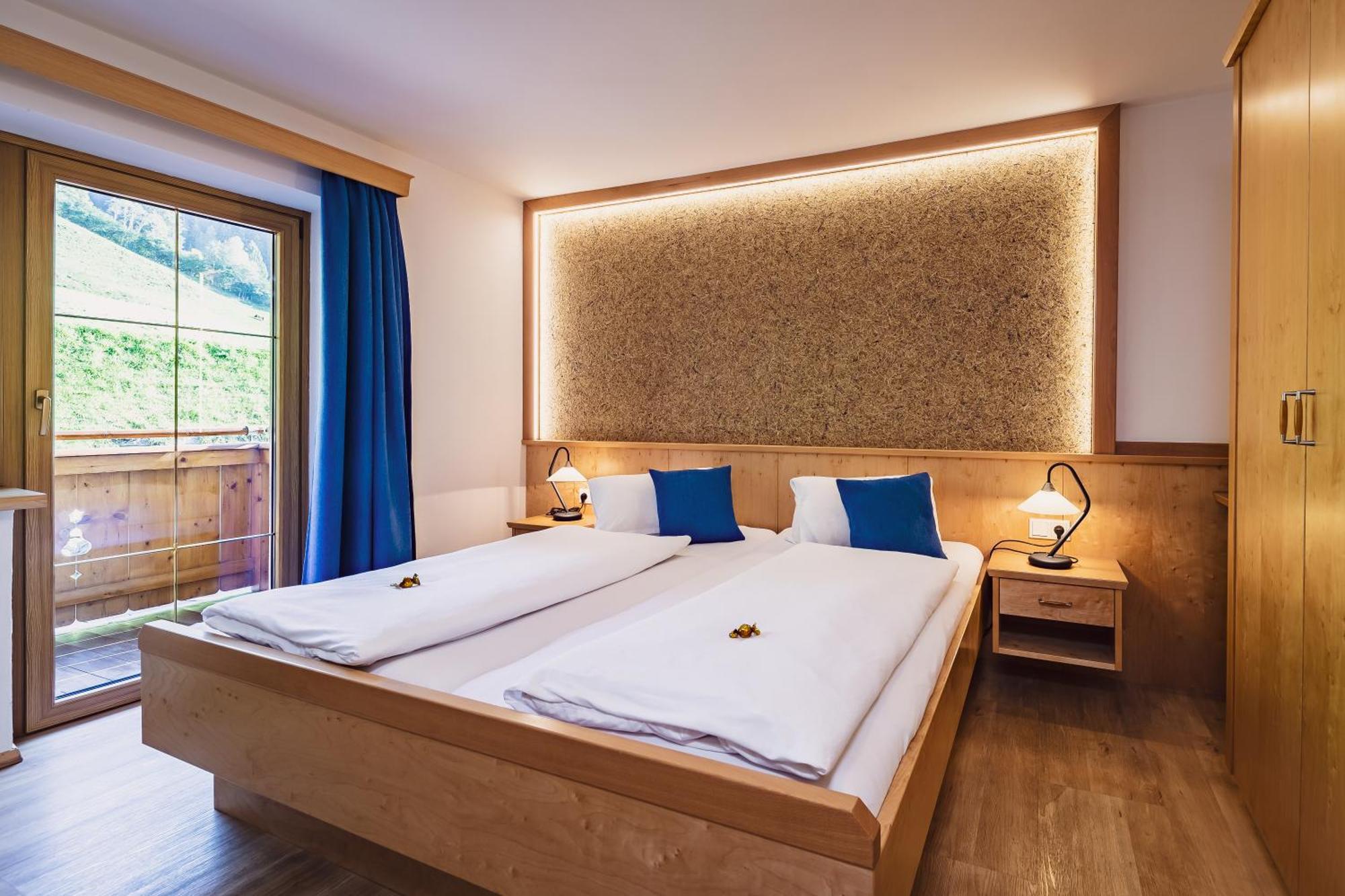 Panorama Hotel Guggenbichl - Inkl Sommerkarte, Einmaliger Eintritt Ins Tauern Spa & Bester Ausblick Ueber 카프룬 외부 사진