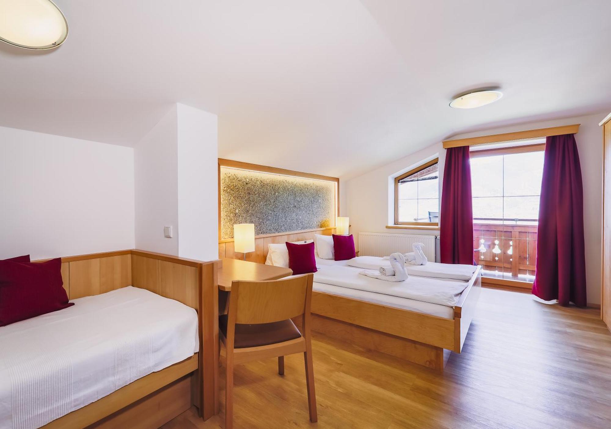 Panorama Hotel Guggenbichl - Inkl Sommerkarte, Einmaliger Eintritt Ins Tauern Spa & Bester Ausblick Ueber 카프룬 외부 사진