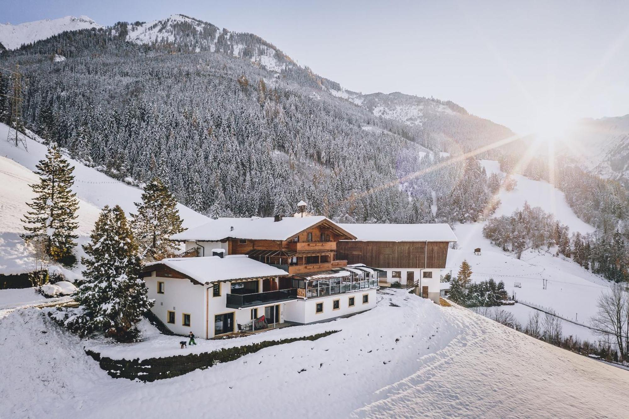 Panorama Hotel Guggenbichl - Inkl Sommerkarte, Einmaliger Eintritt Ins Tauern Spa & Bester Ausblick Ueber 카프룬 외부 사진
