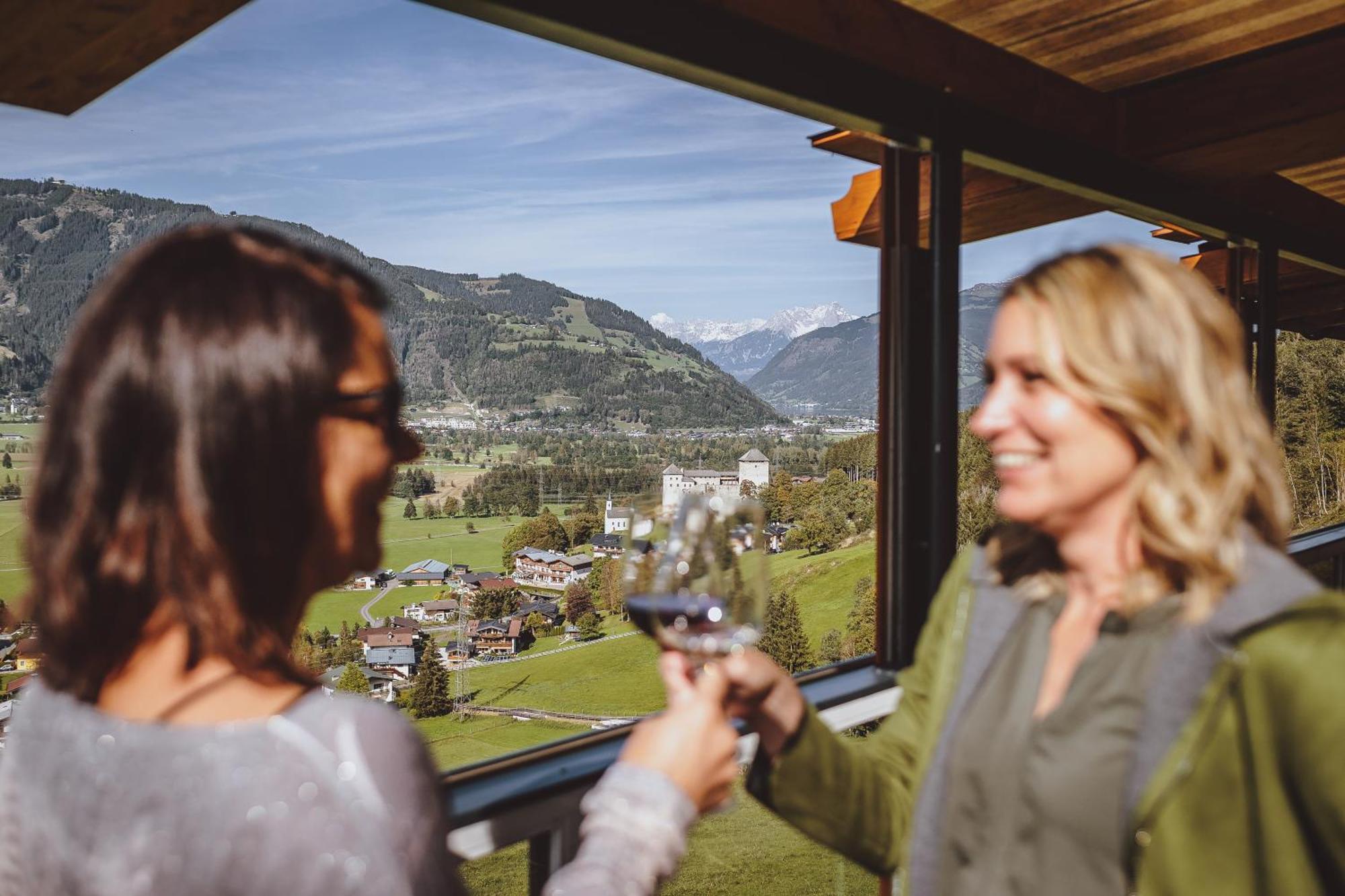 Panorama Hotel Guggenbichl - Inkl Sommerkarte, Einmaliger Eintritt Ins Tauern Spa & Bester Ausblick Ueber 카프룬 외부 사진