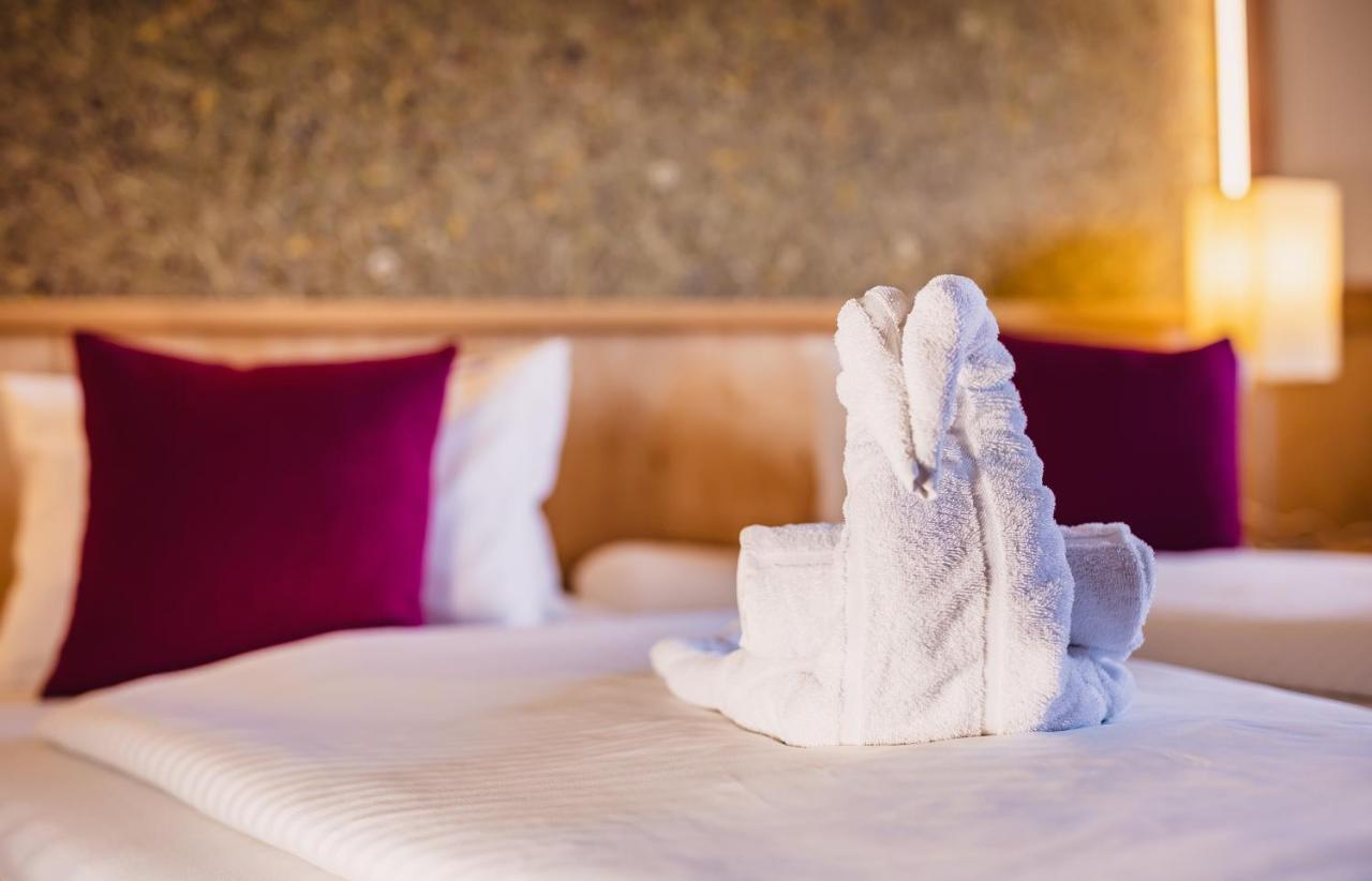 Panorama Hotel Guggenbichl - Inkl Sommerkarte, Einmaliger Eintritt Ins Tauern Spa & Bester Ausblick Ueber 카프룬 외부 사진